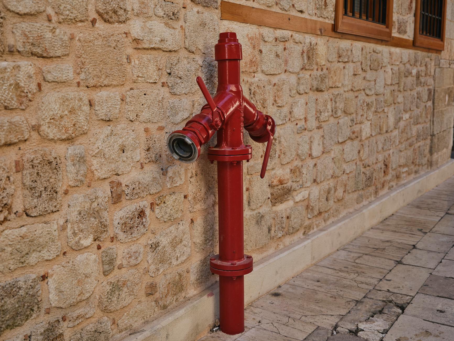 Jasa instalasi pipa hydrant Bintaro oleh ABYKIN Teknik, solusi fire protection terpercaya.