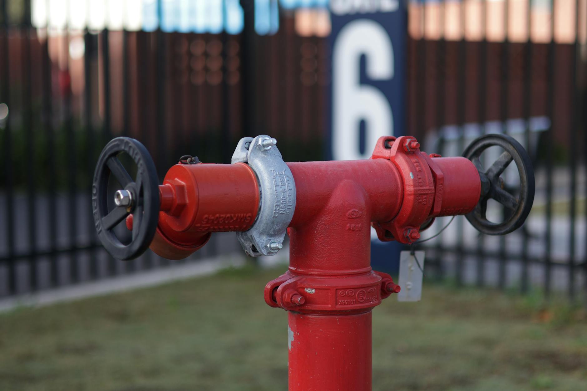 Jasa instalasi pipa hydrant Cibubur profesional dari ABYKIN Teknik untuk keamanan gedung Anda.